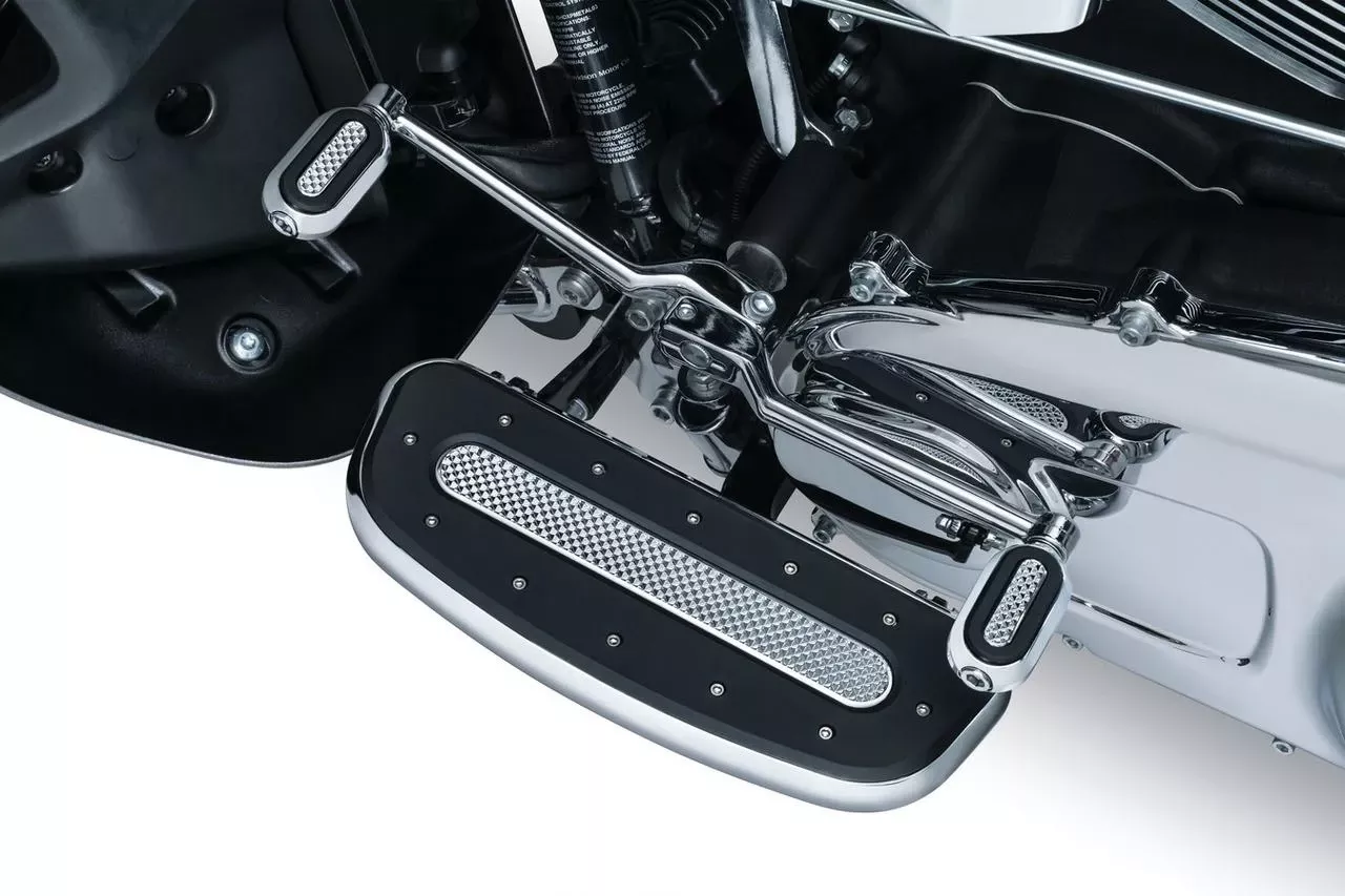 Kuryakyn Heavy Industry Driver Floorboards for '83 & Up Touring and FL Trike, '86 & Up FL Softails and '12-16 Dyna Switchback -Chrome
