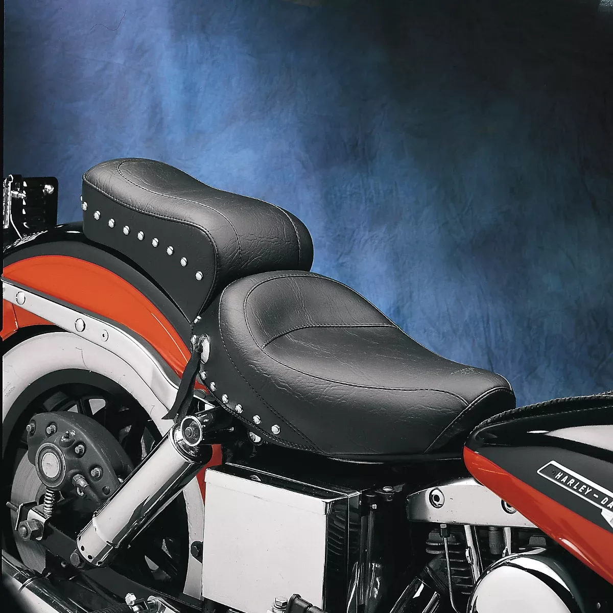 Mustang Studded Seat - FX/FL '58-'84 - 75302