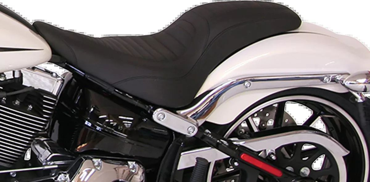 Mustang Tripper™ Fastback Seat - Front Tuck-n-Roll - Black - FXSB '13-'17 - 76781